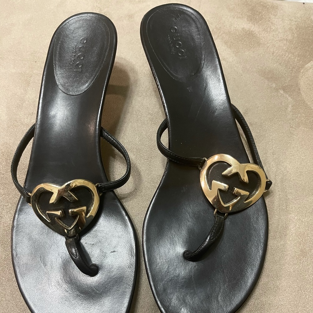 Gucci Black Slippers Luxurious Comfort